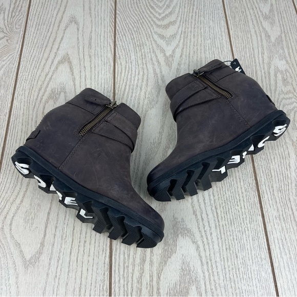 Sorel Joan Of Arctic Wedge II Leather Buckle Booties 6.5M Blackened Brown $235 - Picture 5 of 10